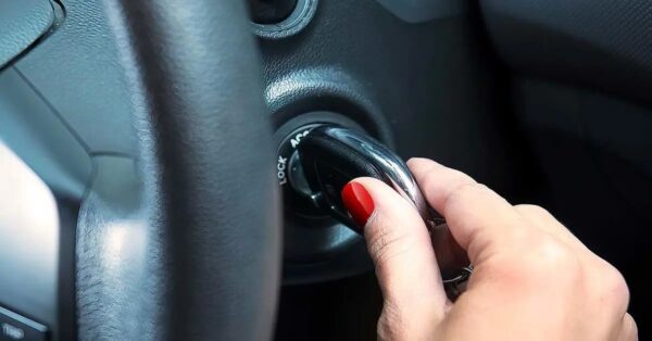 Siempre espero 30 segundos antes de encender mi auto en invierno: muchos automovilistas hacen esto, es importante