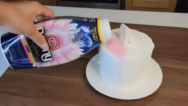 Suavizante, viértelo sobre papel higiénico y no creerás lo que pasa después