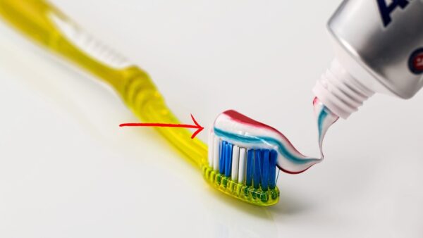 Tiras de pasta de dientes, ¿para qué sirven y por qué nunca se mezclan? Sólo los más inteligentes lo saben