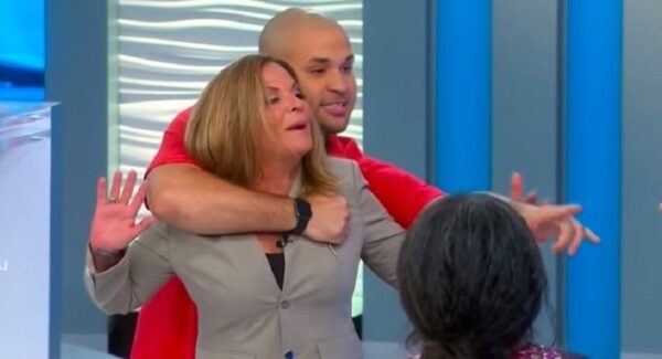 Toman de Rehén a la Doctora Polo en la grabación de Caso Cerrado