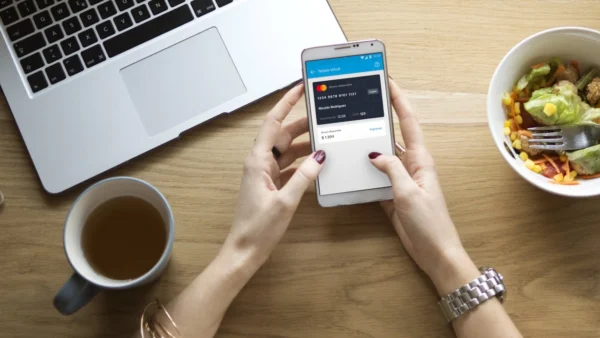 Transferencias: cuánto dinero tenés que mover para que se entere la AFIP 2024