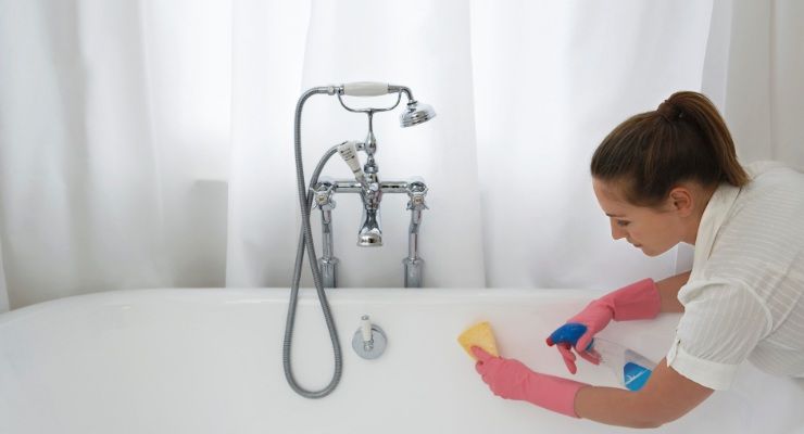 Limpiar la tina de maquillaje