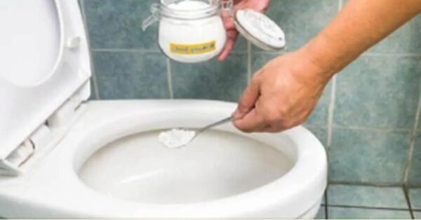 Una receta natural para inodoros brillantes sin frotar