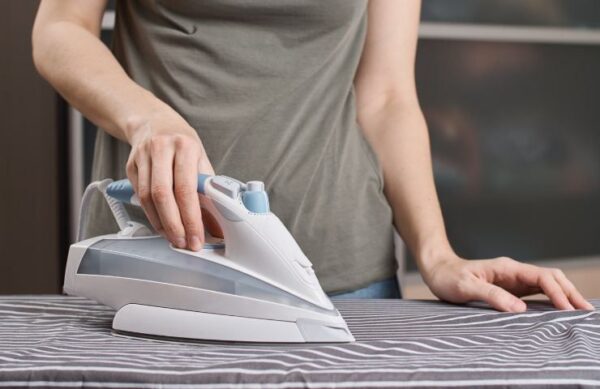 Usa vinagre y tu plancha siempre estará impecable, durará años y años