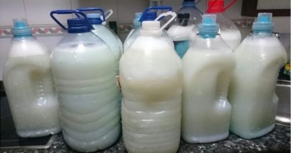 1 anno di detersivo a meno di 10 euro: bastano 2 ingredienti