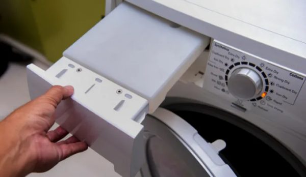 3 consigli per pulire correttamente la lavatrice e non lasciare pelucchi sui vestiti