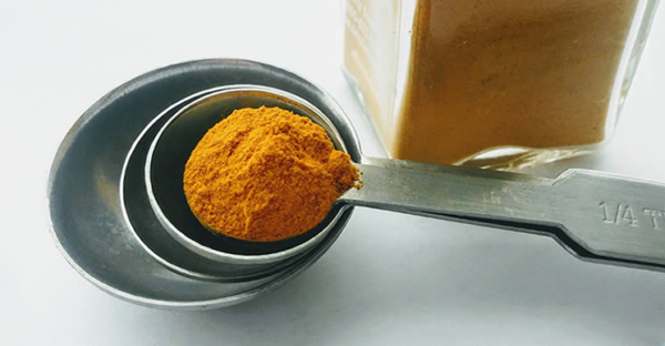 3 motivi per cui dovreste iniziare a mangiare curcuma immediatamente