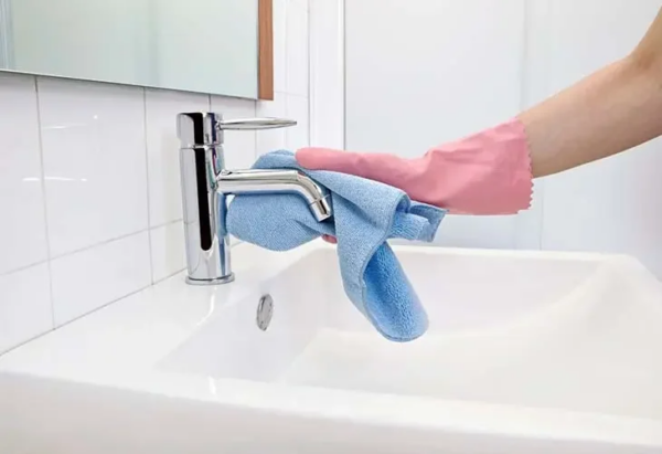 5 trucchi casalinghi per pulire i rubinetti e lasciarli splendenti