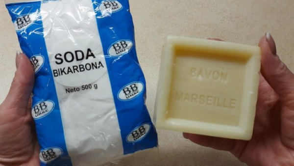 Basta mescolare questi 2 ingredienti per risparmiare un sacco di soldi sul bucato