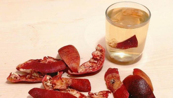 Bucce di melograno, immergerle in acqua bollente e attendere 5 minuti: i risultati