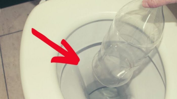 Cattivi odori dalle tubature, il metodo in bottiglia recupererà il buon odore