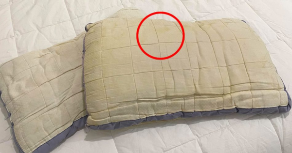 Come sbiancare materassi e cuscini senza candeggina: 2 consigli infallibili