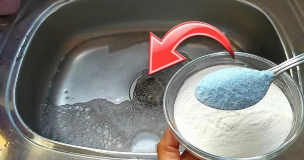 Drenaggio ostruito, non usare la solita soda caustica: con 2 cucchiai si risolve subito