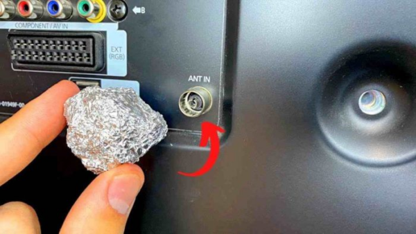 Foglio di alluminio e televisione, il resto è imprevedibile: forse non te lo aspetti