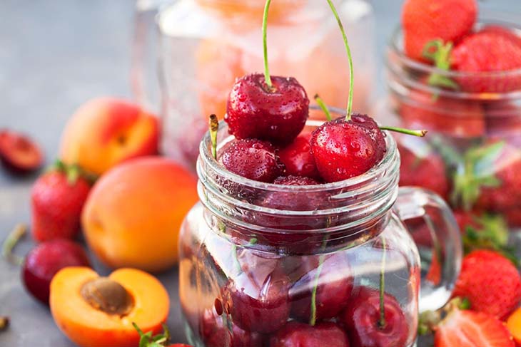 Come conservare la frutta più a lungo? 2 Ciliegie in barattolo