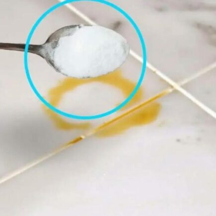 Macchie sulle superfici di marmo, questo ingrediente le rimuove in 2 secondi