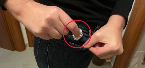 Metti 1 gomitolo di foglio di alluminio nelle tue tasche, è la soluzione a questo problema