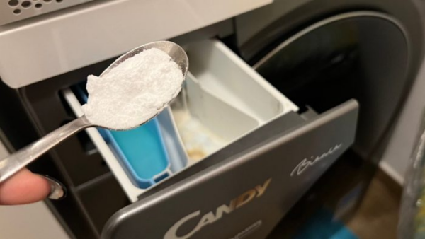 Mezza tazza di bicarbonato in lavatrice e risolverai questi 5 problemi molto comuni