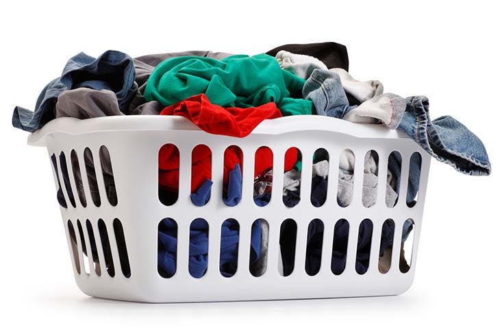 Perché il cesto della biancheria dovrebbe avere fori di ventilazione? 2 fori del cesto portabiancheria
