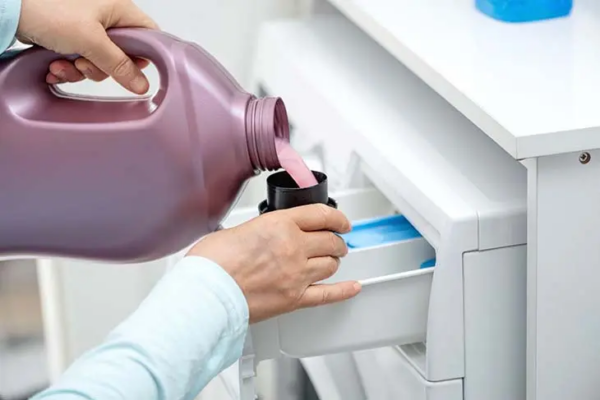 Polvere o liquido? Ecco il detersivo da utilizzare per un lavaggio efficace del bucato