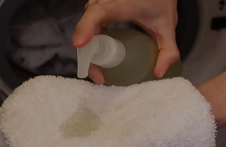 Metodo di lavaggio dei piatti in lavatrice