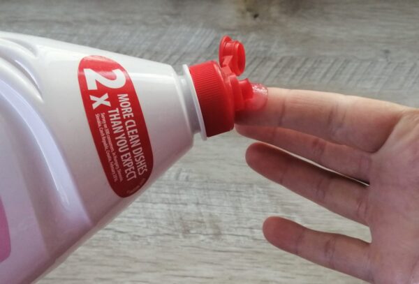 Pulisci il tuo bagno con questo detergente fatto in casa e avrai tranquillità per 2 settimane: Un ottimo effetto pulente che dura!