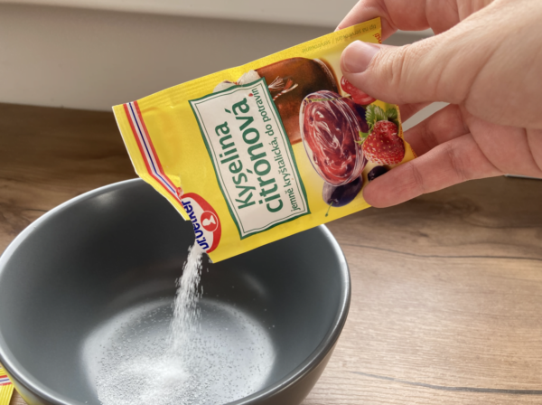 Rimarrete scioccati da ciò che un sacco di acido citrico può fare ai vostri pomodori: anche le piante appassite ricominceranno a crescere!