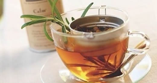 5 chás naturais para combater enxaquecas