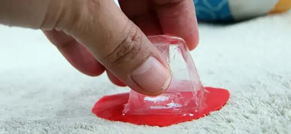 7 usos inteligentes para cubos de gelo em casa