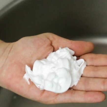 9 dicas essenciais com creme de barbear para limpar a casa: incrível