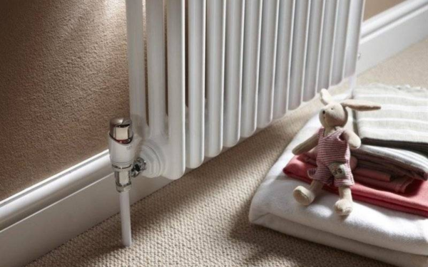 A maioria das pessoas comete estes erros com o seu radiador e a sua conta de energia “explode”.
