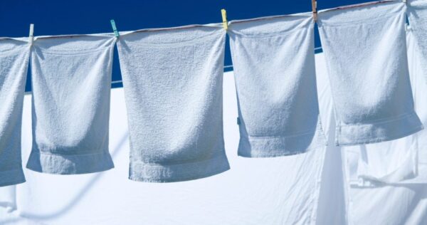 Além de alvejante na máquina de lavar, aqui está o que você precisa usar!