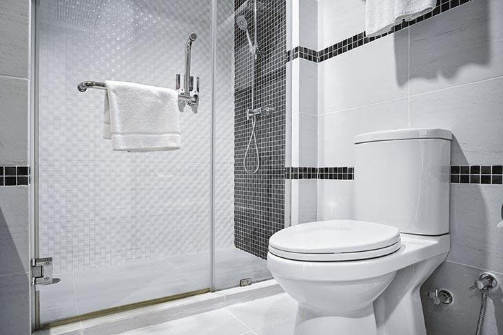 Banheiros e banheiros limpos