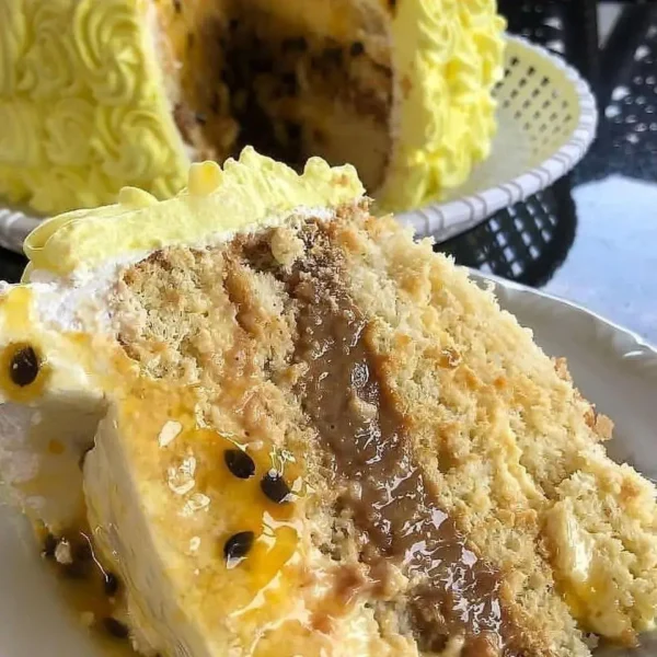 Bolo de Maracujá com Doce de Leite