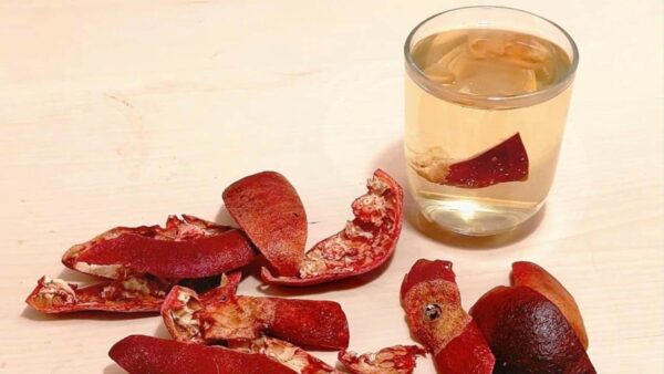 Cascas de romã, mergulhe-as em água fervente e espere 5 minutos – os resultados