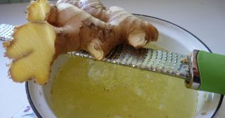 Chá de gengibre: limpa o fígado, alivia dores nas articulações e ajuda a perder peso