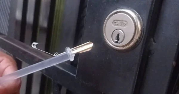 Chave quebrada presa na fechadura: esta ação é suficiente para resolver