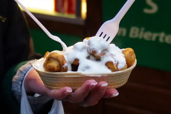 Cogumelos fritos com sour cream de alho ou alioli