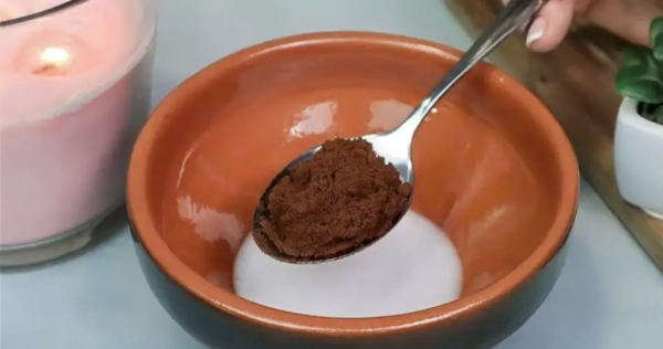 Coloque-o em seu shampoo – seu cabelo crescerá instantaneamente e ficará exuberante