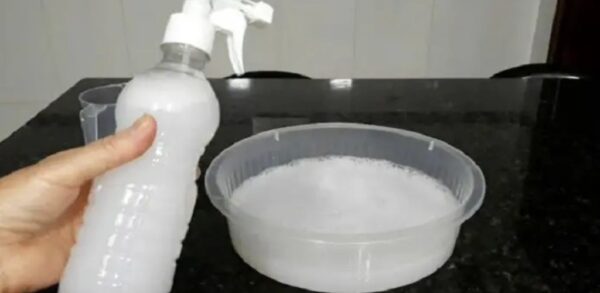 Com um truque com amaciante e vinagre você pode polir até o piso mais fosco