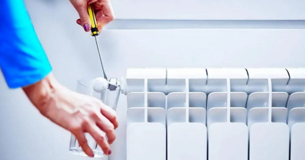 Como consertar um radiador que só aquece por cima? O truque simples para aquecer bem a sua casa