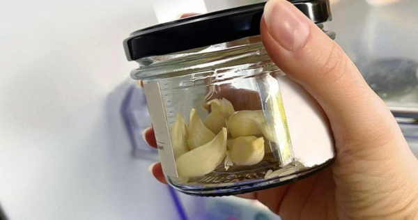 Como guardar o alho por mais tempo em casa?