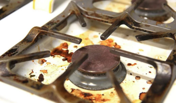 Como lavar queimadores de fogão com sabonete Zote para remover sujeira