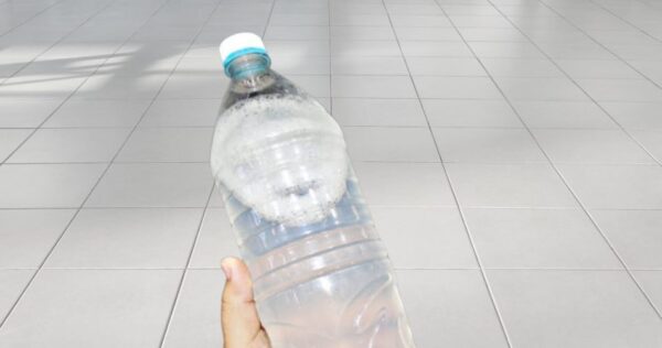 Como limpar o chão em casa com apenas 3 ingredientes: nunca vi tão branco