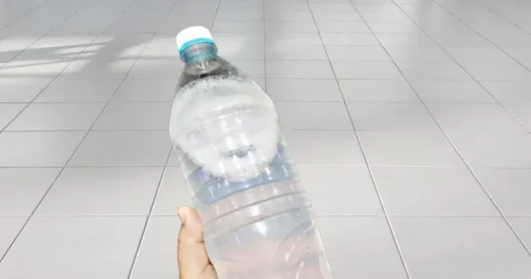 Como limpar o chão em casa com apenas 3 ingredientes: nunca vi tão branco