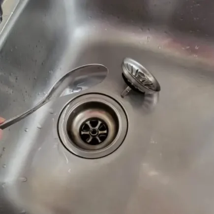 Como limpar o ralo da pia – a maneira natural de se livrar da sujeira