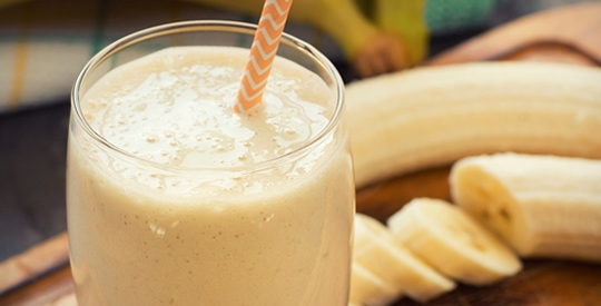 Como preparar um smoothie de proteína à base de aveia: ajuda a perder peso e dá energia