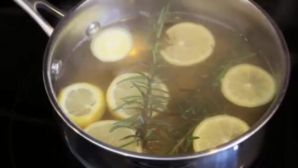 Como tirar o cheiro ruim da fritura, o remédio definitivo: 1 raminho é o suficiente