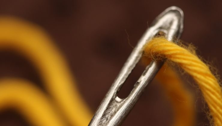 enfiar uma agulha enfiar uma agulha