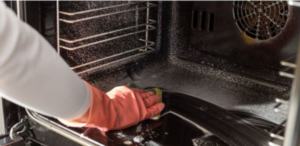 Então limpe seu forno naturalmente